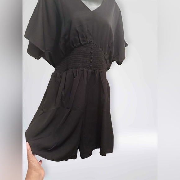 NWT Dokotoo Women’s Doll-man Short Sleeved Sports Jumper Black Sized L - Picture 3 of 10